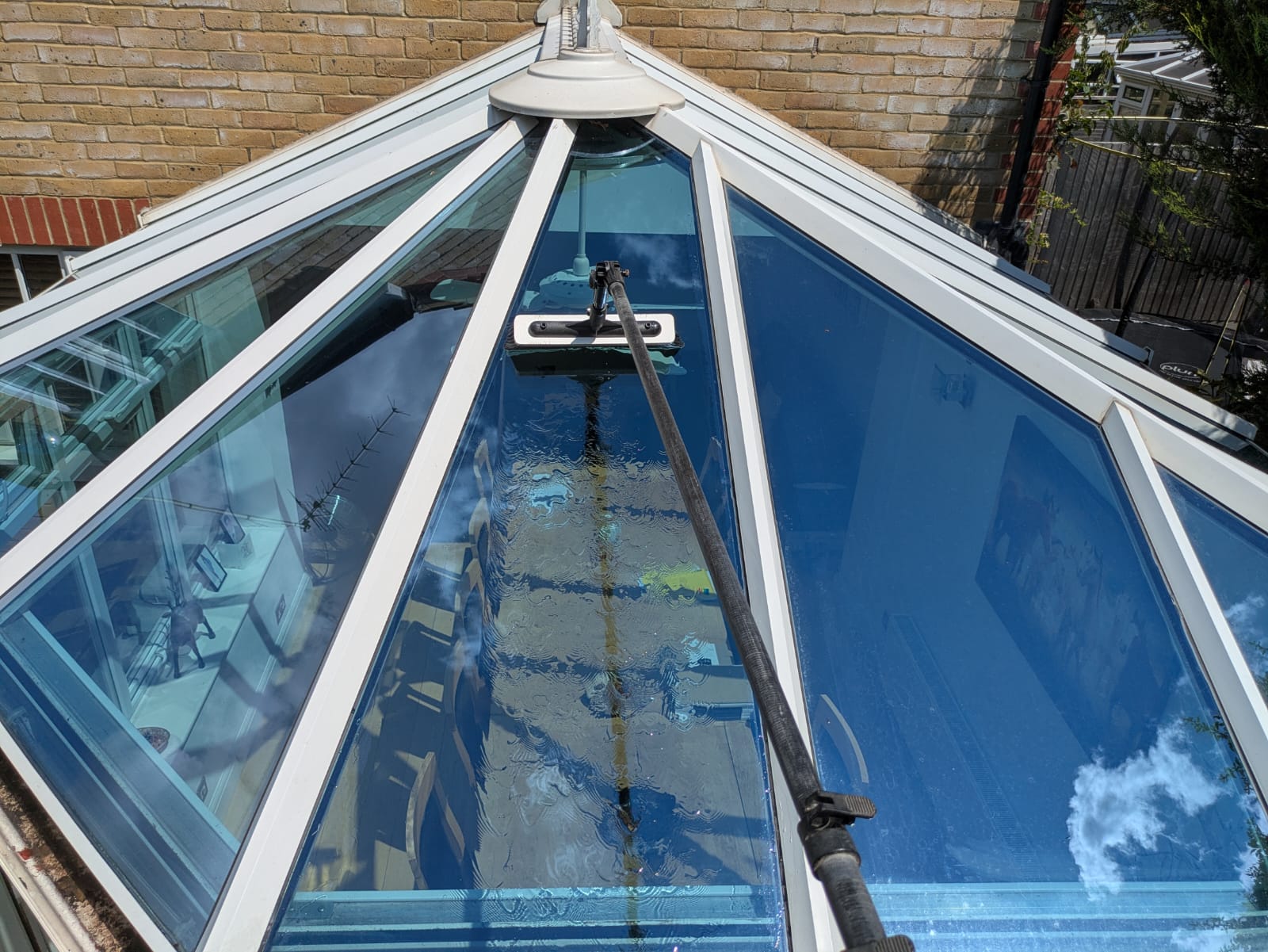 Conservatory Cleaning Services in Surrey 1 specialist-conservatory-cleaning-in-surrey